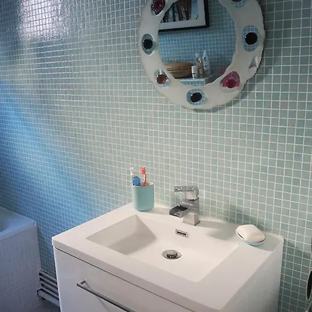 Stylish Flat With Balcony Facing South 4*