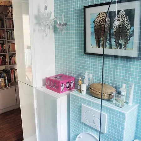 Stylish Flat With Balcony Facing South París