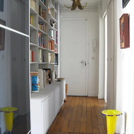 Maison d'hôtes Stylish Flat With Balcony Facing South