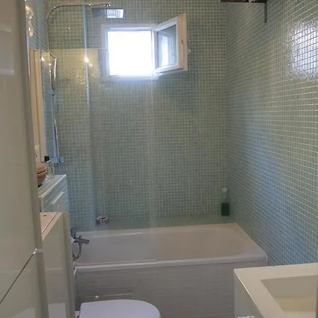 Stylish Flat With Balcony Facing South París