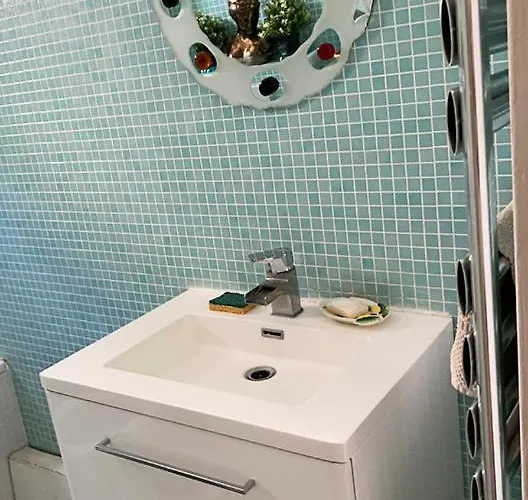 Stylish Flat With Balcony Facing South Vendégház 4*
