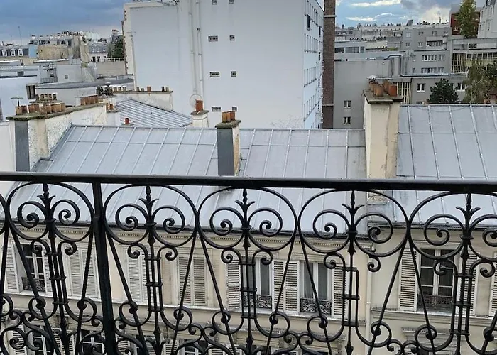 Stylish Flat With Balcony Facing South Vendégház Párizs