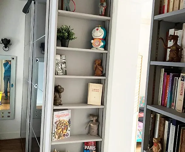 Stylish Flat With Balcony Facing South