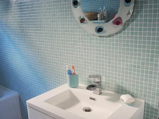 Stylish Flat With Balcony Facing South 4*
