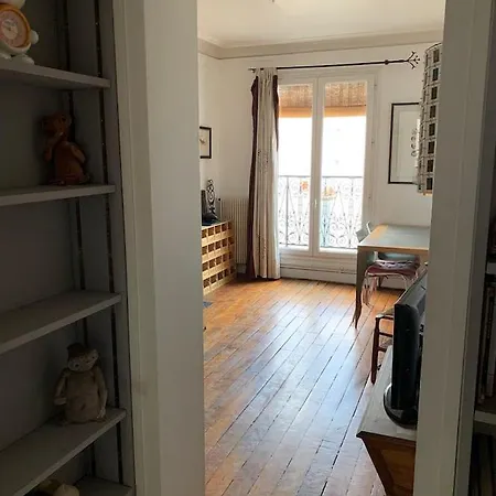 Guest house Stylish Flat With Balcony Facing South *