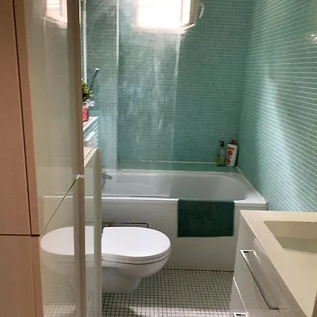 Guest house Stylish Flat With Balcony Facing South *