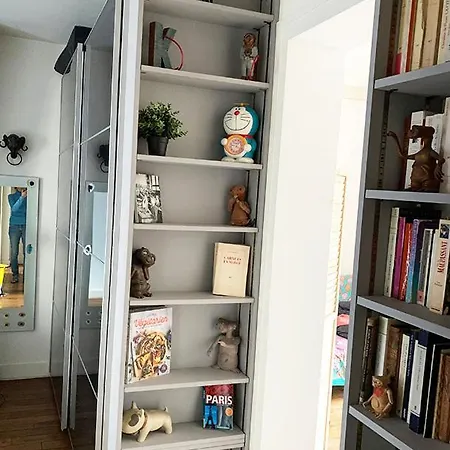 Stylish Flat With Balcony Facing South