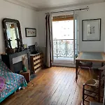 Stylish Flat With Balcony Facing South Gasthof