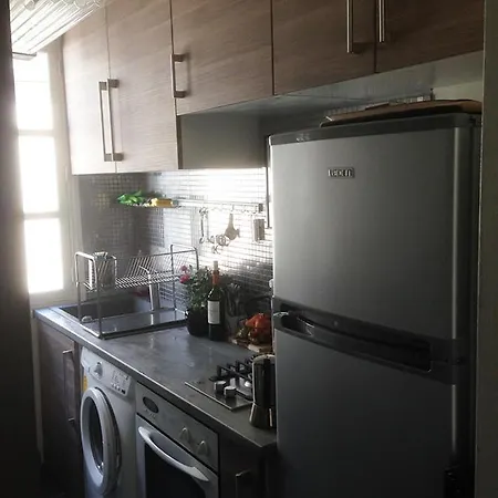 Stylish Flat With Balcony Facing South 4*